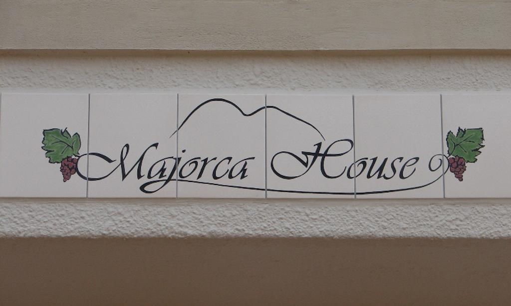 Bed and Breakfast Majorca House Сомерсет-Уэст Экстерьер фото