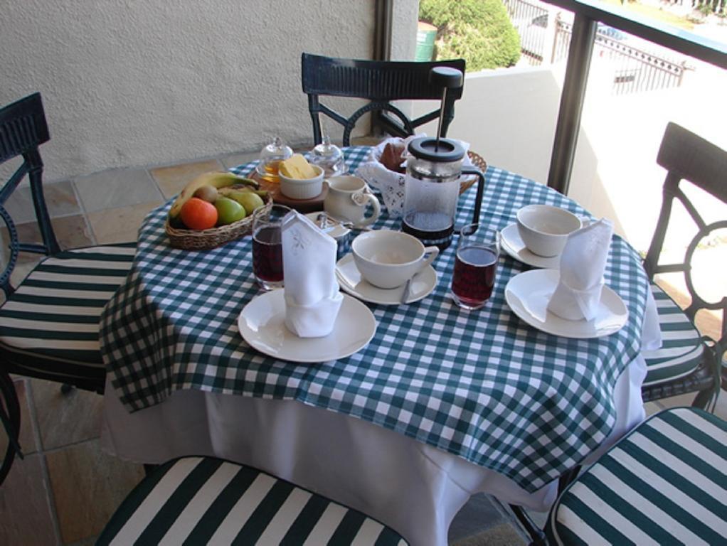 Bed and Breakfast Majorca House Сомерсет-Уэст Экстерьер фото
