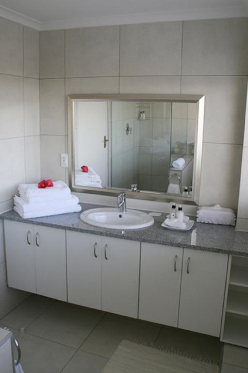 Bed and Breakfast Majorca House Сомерсет-Уэст Номер фото