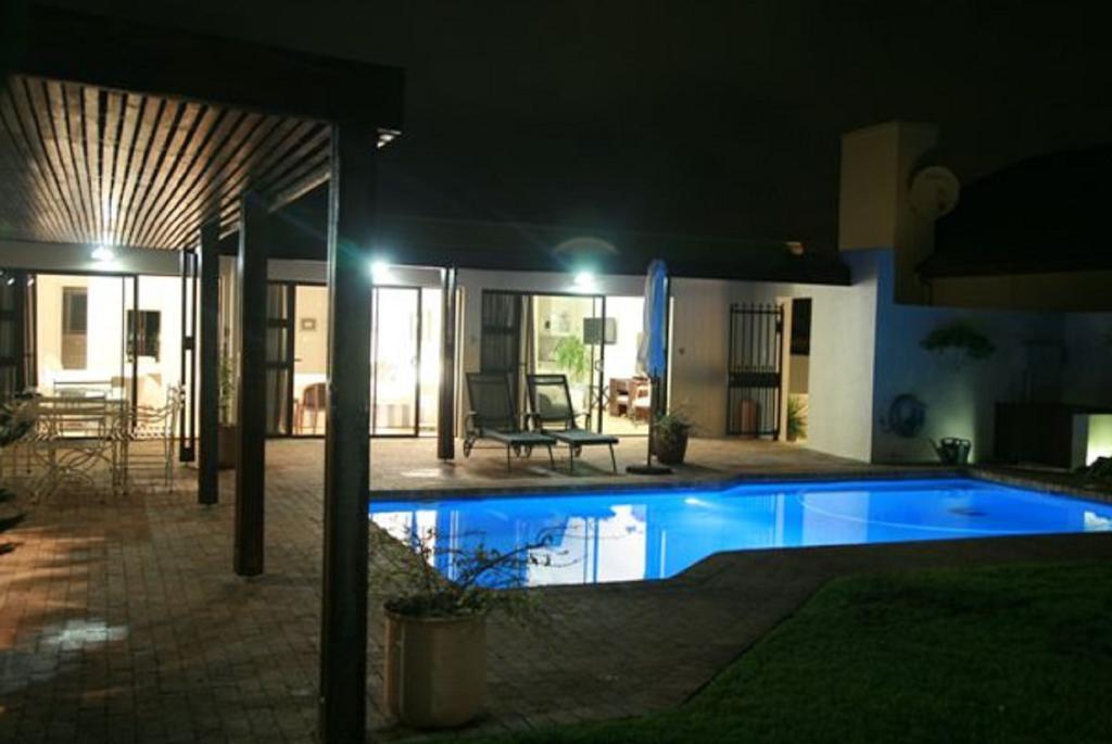 Bed and Breakfast Majorca House Сомерсет-Уэст Экстерьер фото