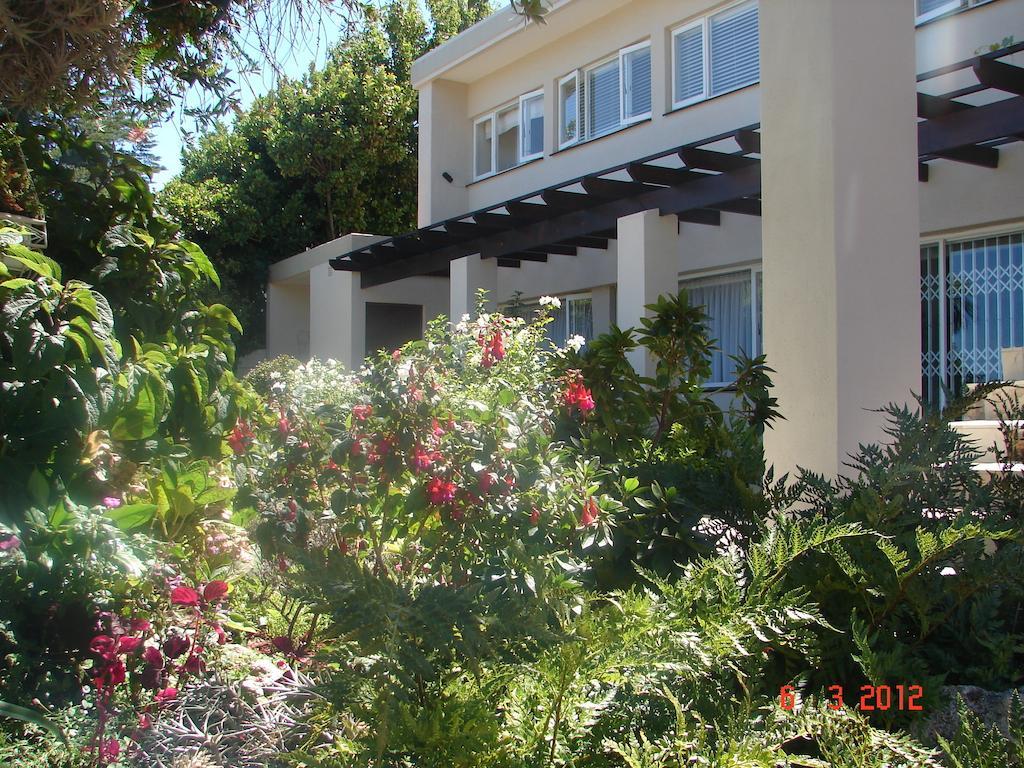 Bed and Breakfast Majorca House Сомерсет-Уэст Экстерьер фото
