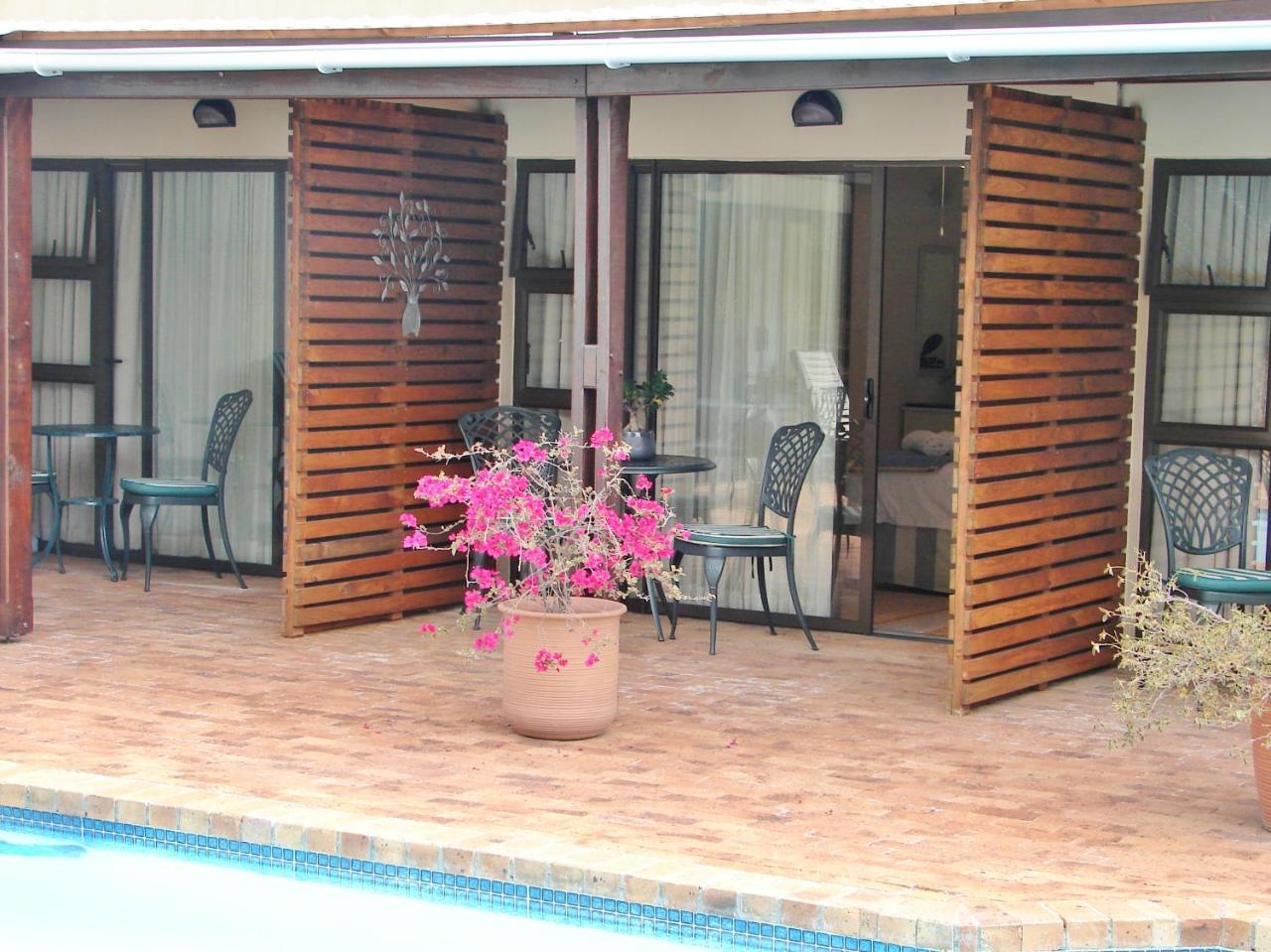Bed and Breakfast Majorca House Сомерсет-Уэст Экстерьер фото
